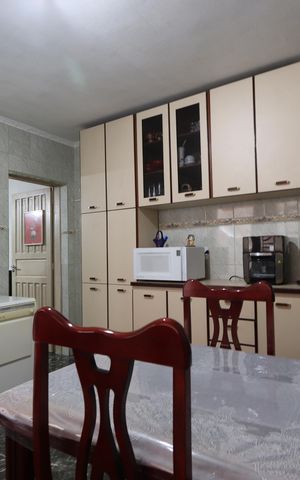 Casa à venda com 240m², 3 quartos e 2 vagasCozinha