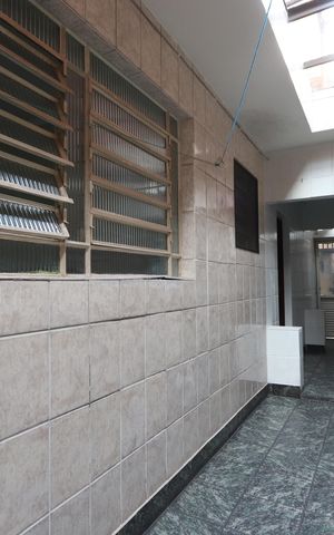 Casa à venda com 240m², 3 quartos e 2 vagasCorredor Lateral