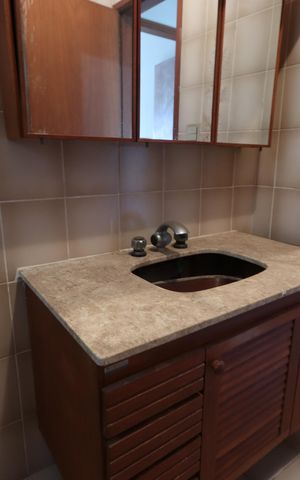 Casa para alugar com 500m², 3 quartos e 6 vagasBanheiro Social