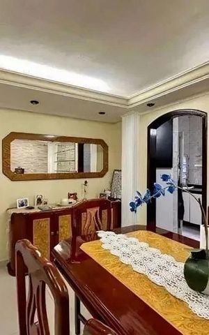 Casa à venda com 219m², 4 quartos e 4 vagas