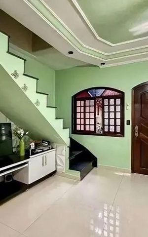 Casa à venda com 219m², 4 quartos e 4 vagas