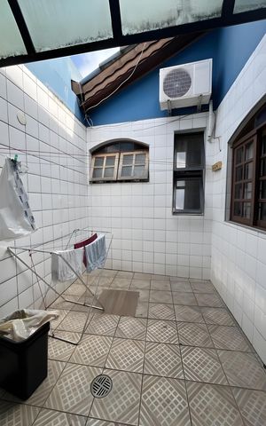 Casa à venda com 200m², 3 quartos e 2 vagas Casa à venda com 200m², 3 quartos e 2 vagasLavanderia
