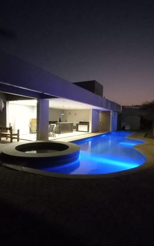Casa para alugar com 2500m², 5 quartos e 8 vagas Casa para alugar com 2500m², 5 quartos e 8 vagasÁrea comum