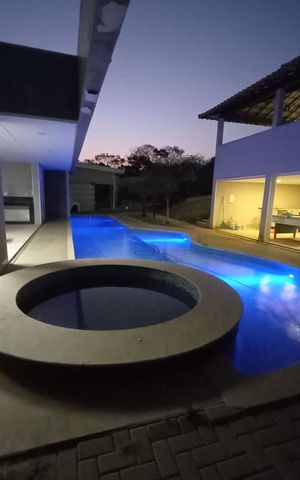 Casa para alugar com 2500m², 5 quartos e 8 vagas Casa para alugar com 2500m², 5 quartos e 8 vagasÁrea comum