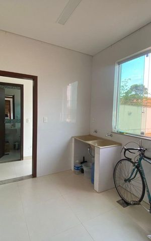 Casa para alugar com 2500m², 5 quartos e 8 vagas Casa para alugar com 2500m², 5 quartos e 8 vagasÁrea de Serviço