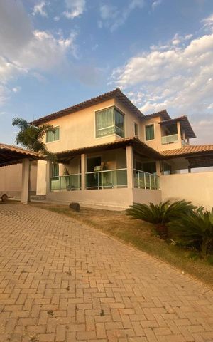 Casa para alugar com 2500m², 5 quartos e 8 vagas Casa para alugar com 2500m², 5 quartos e 8 vagasFachada