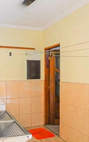 Casa para alugar com 235m², 4 quartos e 3 vagas