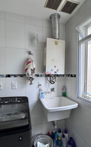 Apartamento à venda com 360m², 3 quartos e 3 vagas Apartamento à venda com 360m², 3 quartos e 3 vagasCozinha e Área de Serviço
