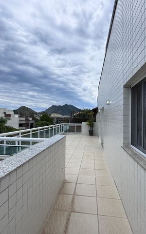 Apartamento à venda com 360m², 3 quartos e 3 vagas Apartamento à venda com 360m², 3 quartos e 3 vagasVaranda / Terraço
