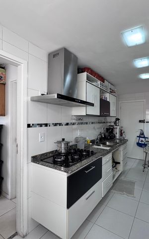 Apartamento à venda com 360m², 3 quartos e 3 vagas Apartamento à venda com 360m², 3 quartos e 3 vagasCozinha e Área de Serviço