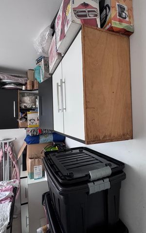 Apartamento à venda com 360m², 3 quartos e 3 vagas Apartamento à venda com 360m², 3 quartos e 3 vagasCozinha e Área de Serviço