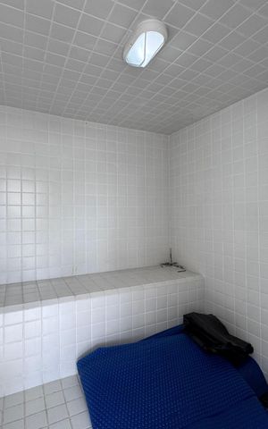 Apartamento à venda com 360m², 3 quartos e 3 vagas Apartamento à venda com 360m², 3 quartos e 3 vagasÁrea comum