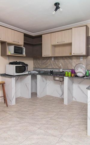 Casa à venda com 300m², 3 quartos e 3 vagasCozinha