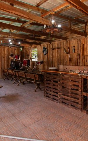 Casa à venda com 300m², 3 quartos e 3 vagasChurrasqueira