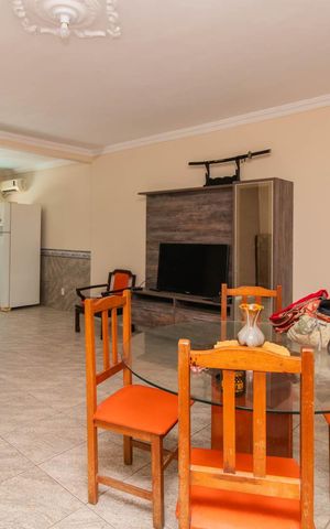 Casa à venda com 300m², 3 quartos e 3 vagasSala