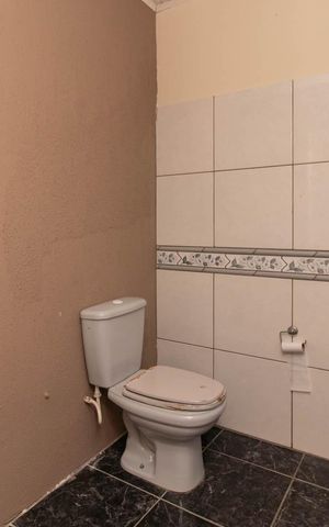 Casa à venda com 300m², 3 quartos e 3 vagasBanheiro da Suíte