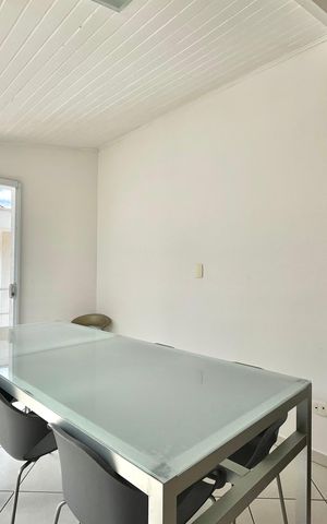 Casa à venda com 270m², 4 quartos e 4 vagas Casa à venda com 270m², 4 quartos e 4 vagasSuite 4