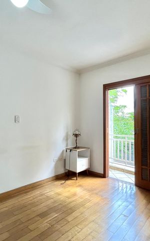 Casa à venda com 270m², 4 quartos e 4 vagas Casa à venda com 270m², 4 quartos e 4 vagasSuite 3