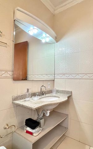 Casa à venda com 270m², 4 quartos e 4 vagas Casa à venda com 270m², 4 quartos e 4 vagasBanheiro da Suíte 3
