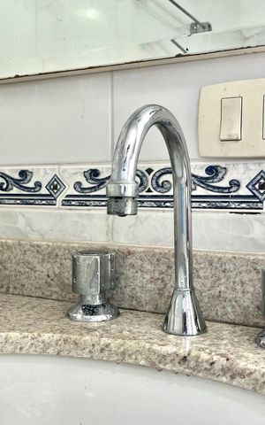 Casa à venda com 270m², 4 quartos e 4 vagas Casa à venda com 270m², 4 quartos e 4 vagasBanheiro da Suíte 4