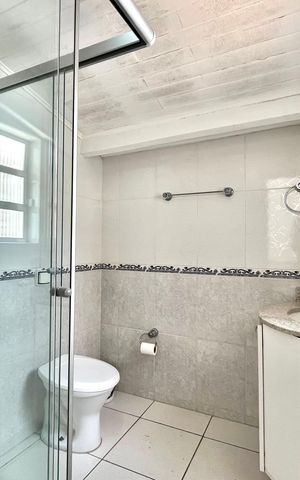 Casa à venda com 270m², 4 quartos e 4 vagas Casa à venda com 270m², 4 quartos e 4 vagasBanheiro da Suíte 4