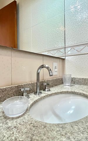 Casa à venda com 270m², 4 quartos e 4 vagas Casa à venda com 270m², 4 quartos e 4 vagasBanheiro da Suíte 3