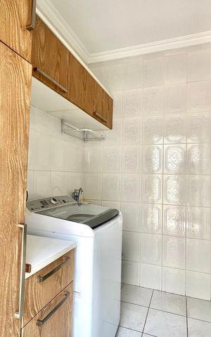 Casa à venda com 270m², 4 quartos e 4 vagas Casa à venda com 270m², 4 quartos e 4 vagasÁrea de Serviço