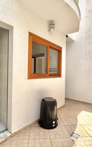Casa à venda com 270m², 4 quartos e 4 vagas Casa à venda com 270m², 4 quartos e 4 vagasQuintal