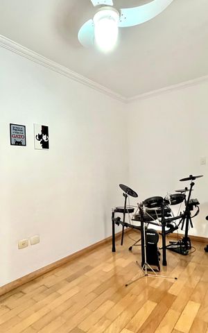 Casa à venda com 270m², 4 quartos e 4 vagas Casa à venda com 270m², 4 quartos e 4 vagasSuite 2