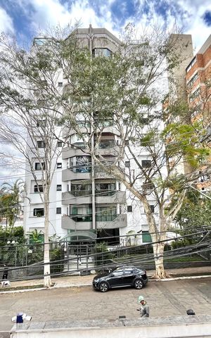 Casa à venda com 270m², 4 quartos e 4 vagas Casa à venda com 270m², 4 quartos e 4 vagasVista da Suíte 3