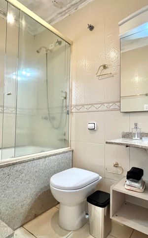 Casa à venda com 270m², 4 quartos e 4 vagas Casa à venda com 270m², 4 quartos e 4 vagasBanheiro da Suíte 3