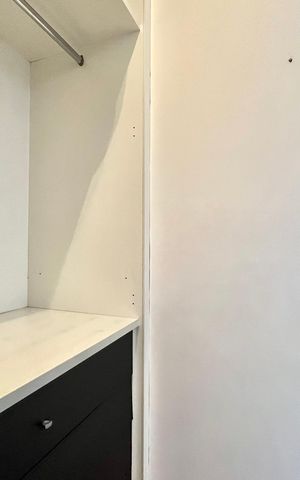 Casa à venda com 270m², 4 quartos e 4 vagas Casa à venda com 270m², 4 quartos e 4 vagasCloset da Suíte 1