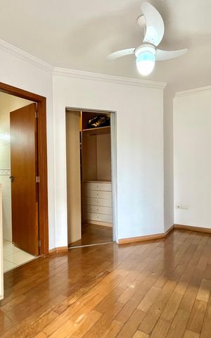 Casa à venda com 270m², 4 quartos e 4 vagas Casa à venda com 270m², 4 quartos e 4 vagasSuite 3
