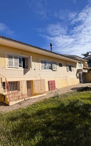 Casa para alugar com 300m², 4 quartos e 2 vagas