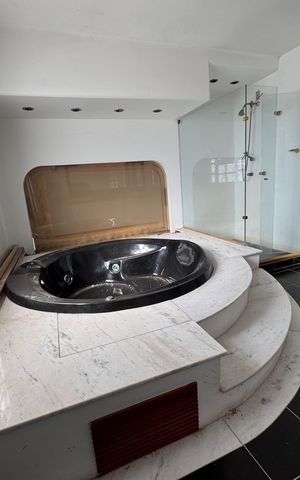 Casa para alugar com 300m², 4 quartos e 2 vagas
