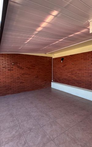 Casa para alugar com 300m², 4 quartos e 2 vagas