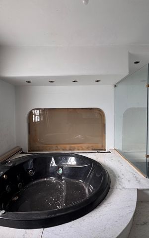 Casa para alugar com 300m², 4 quartos e 2 vagas