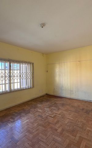 Casa para alugar com 300m², 4 quartos e 2 vagas