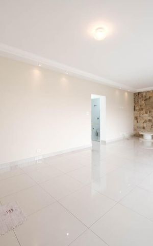Casa à venda com 261m², 4 quartos e 4 vagasSala