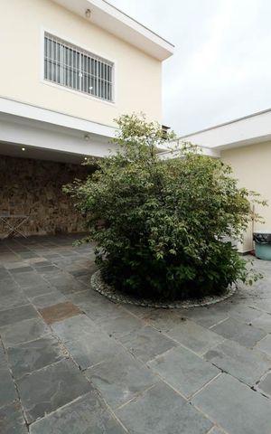Casa à venda com 261m², 4 quartos e 4 vagasQuintal