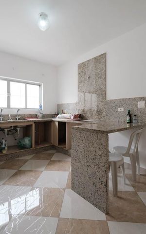Casa à venda com 261m², 4 quartos e 4 vagasSala/Cozinha