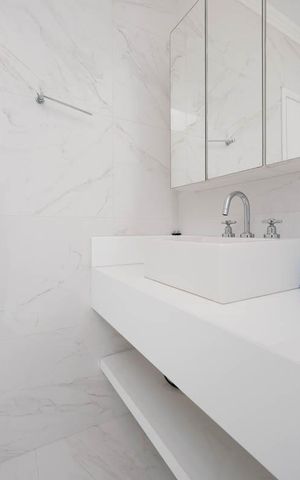 Casa à venda com 261m², 4 quartos e 4 vagasBanheiro 2