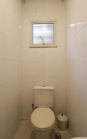 Casa à venda com 261m², 4 quartos e 4 vagasLavabo 2