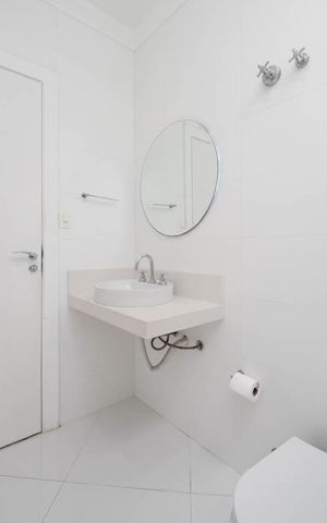 Casa à venda com 261m², 4 quartos e 4 vagasBanheiro 1