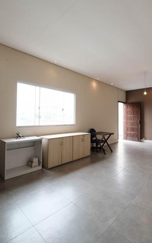 Casa à venda com 261m², 4 quartos e 4 vagasSuíte