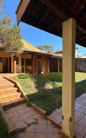 Casa à venda com 231m², 3 quartos e 4 vagas