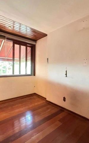 Casa à venda com 231m², 3 quartos e 4 vagas