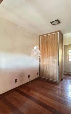 Casa à venda com 231m², 3 quartos e 4 vagas