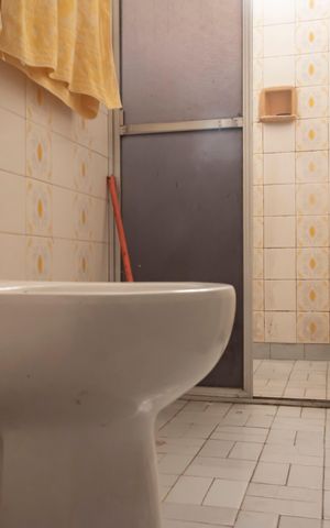Casa à venda com 183m², 3 quartos e 2 vagasBanheiro 1