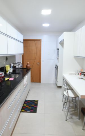 Apartamento à venda com 132m², 3 quartos e 2 vagasCozinha